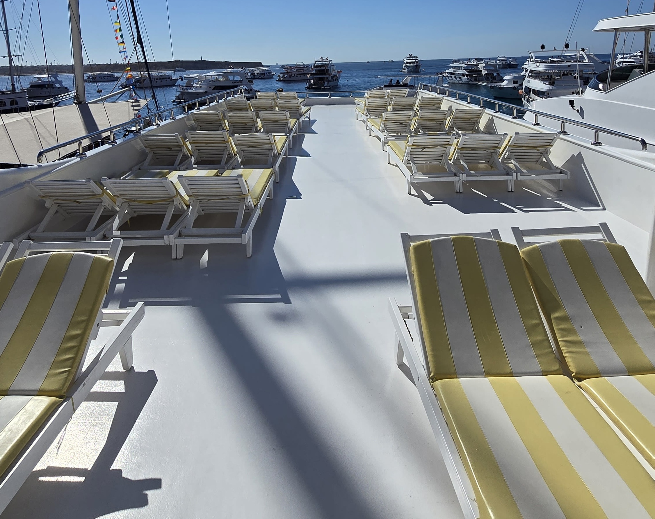 5Elite VIP Yacht Cruise to White Island – Ras Mohammed
